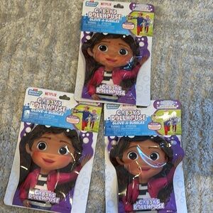 Gabby’s Dollhouse bubble glove